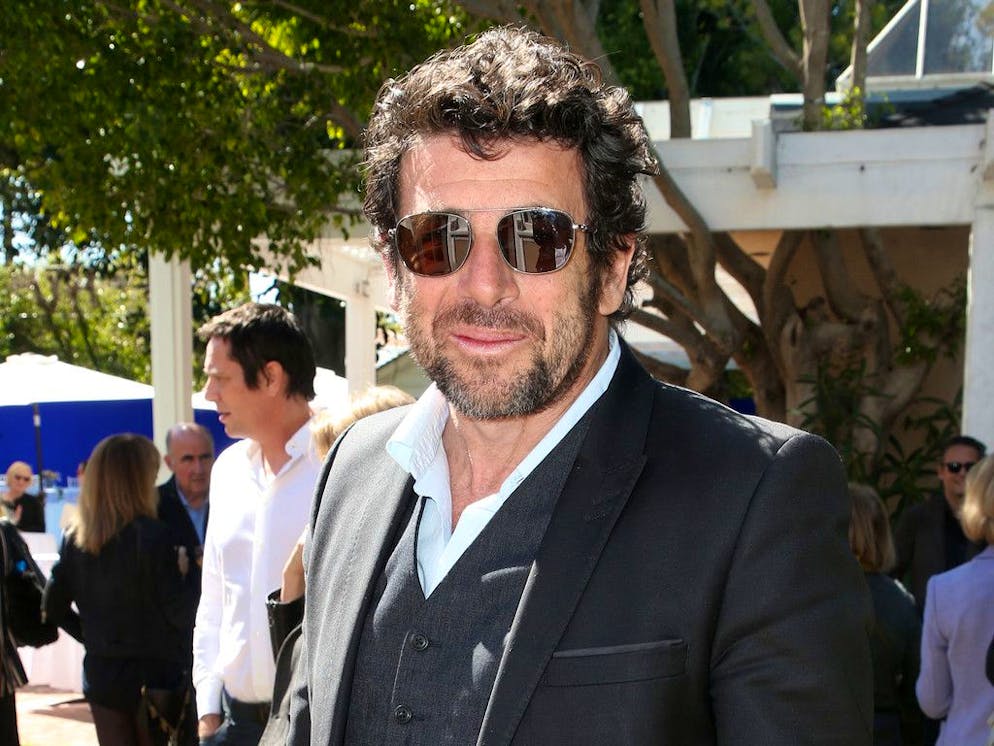 Patrick Bruel est très ému par la disparition, à l'âge de 56 ans, de son ami, l'animateur et journaliste canadien d'origine haïtienne, Herby Moreau.