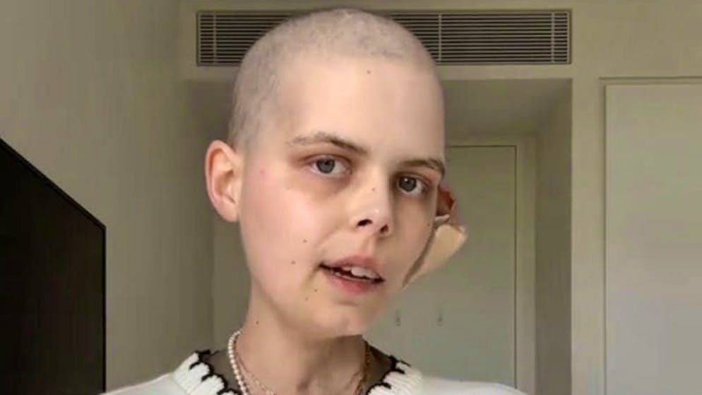 Aveva un cancro incurabile. La star di TikTok Bella Bradford annuncia la sua morte in un video