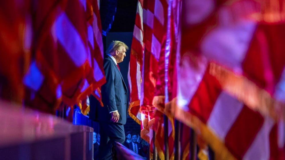 Donald Trump has arrived. The USA Stars' offense performed well for the first time.