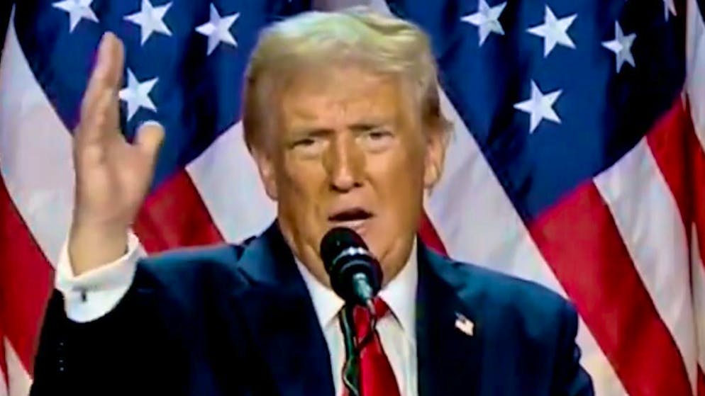 Verso l'insediamento. Trump giurerà sulla Bibbia usata da Lincoln nel 1861 e su una regalatagli dalla madre