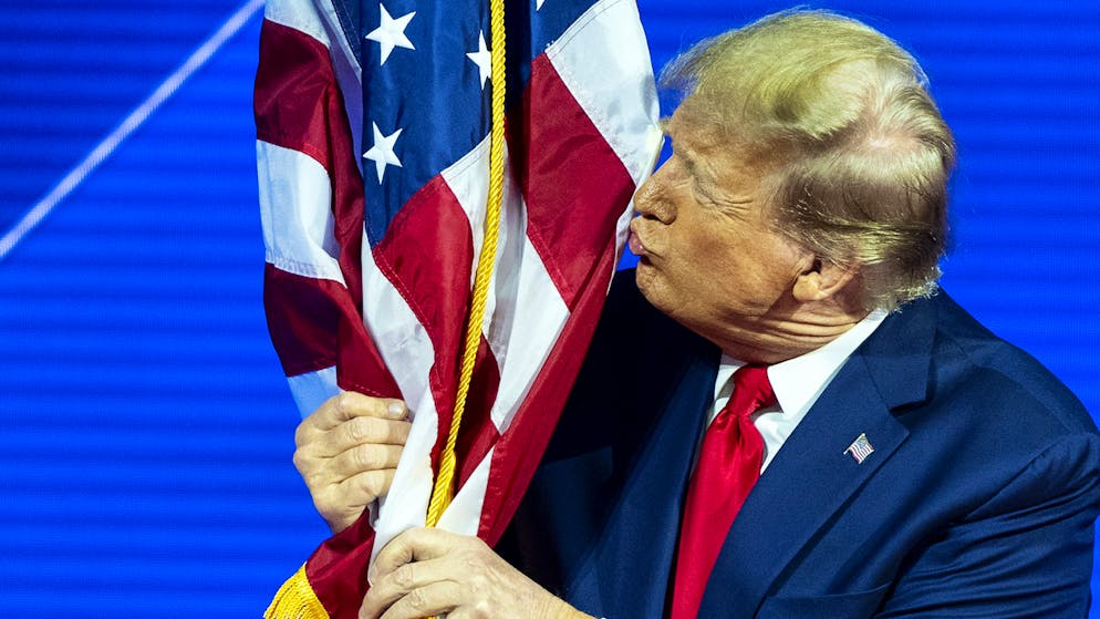 Trump prépare son retour. Milliardaires, fidèles de longue date...: l'équipe choc qui pourrait secouer Washington