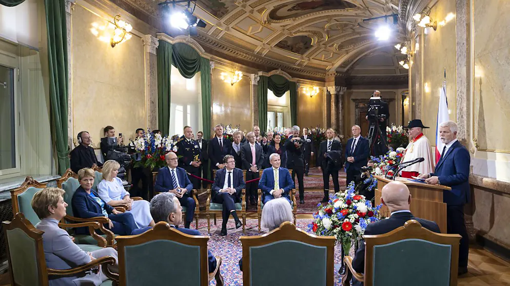 Il presidente ceco Petr Pavel (a destra) è stato ricevuto dal Consiglio federale in corpore.