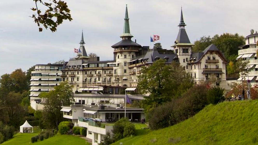 5-star hotel for the 1-point-Nati. Xhaka & Co. are hotel testers at the Dolder Grand for the Women's European Championship