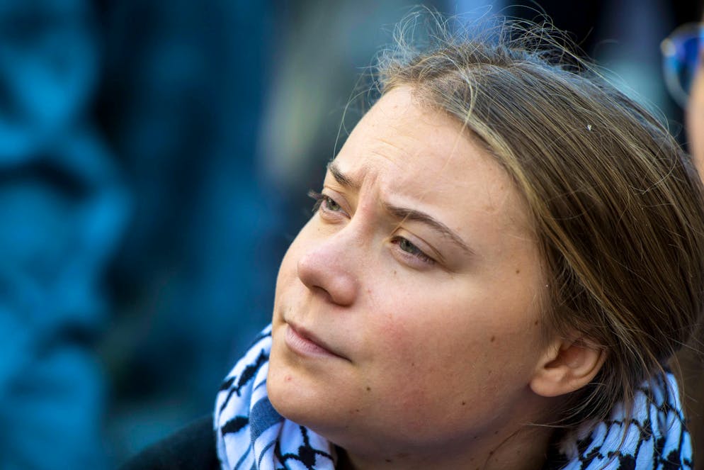 Une Suédoise de 15 ans, Greta Thunberg, s'installe devant le Parlement suédois, un vendredi d'août 2018, avec une pancarte «Grève de l'école pour le climat». (archives)