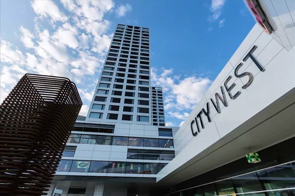 La società «City West» vuole costruire una terza torre accanto ai due grattacieli bianchi di Coira Ovest per una residenza per anziani.