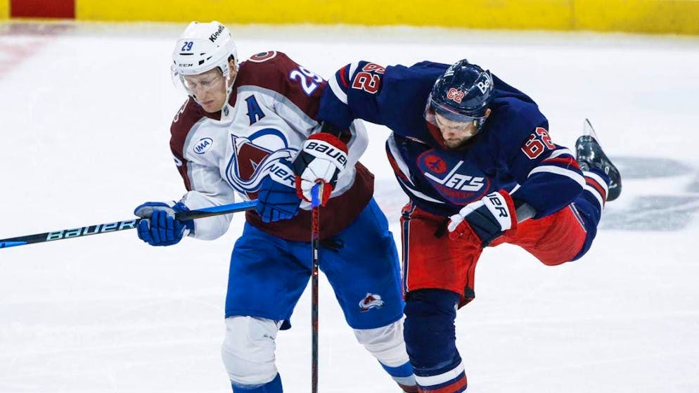 At work with full commitment: Nino Niederreiter (62) of the Winnipeg Jets.