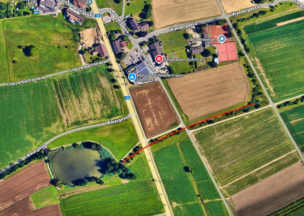 The course of the red line shows the swamp-like course of the stream.