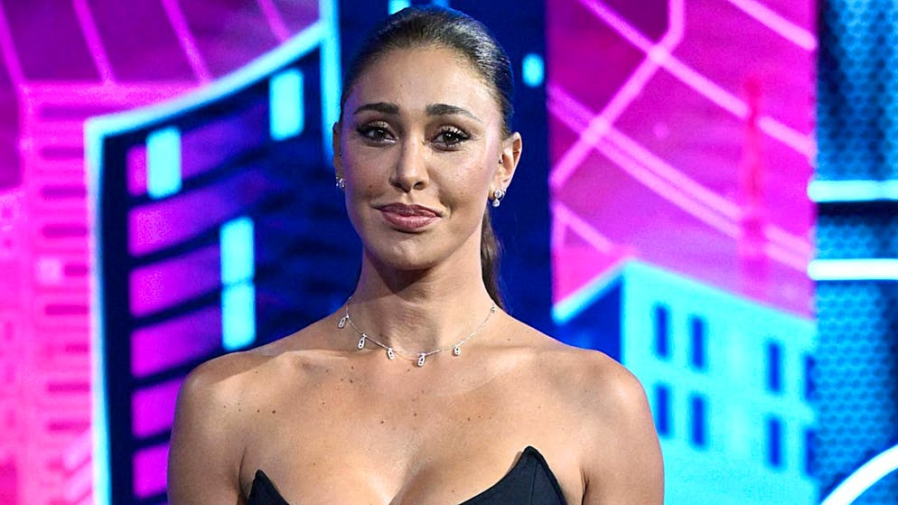 Belen Rodriguez prova qualcosa di nuovo.