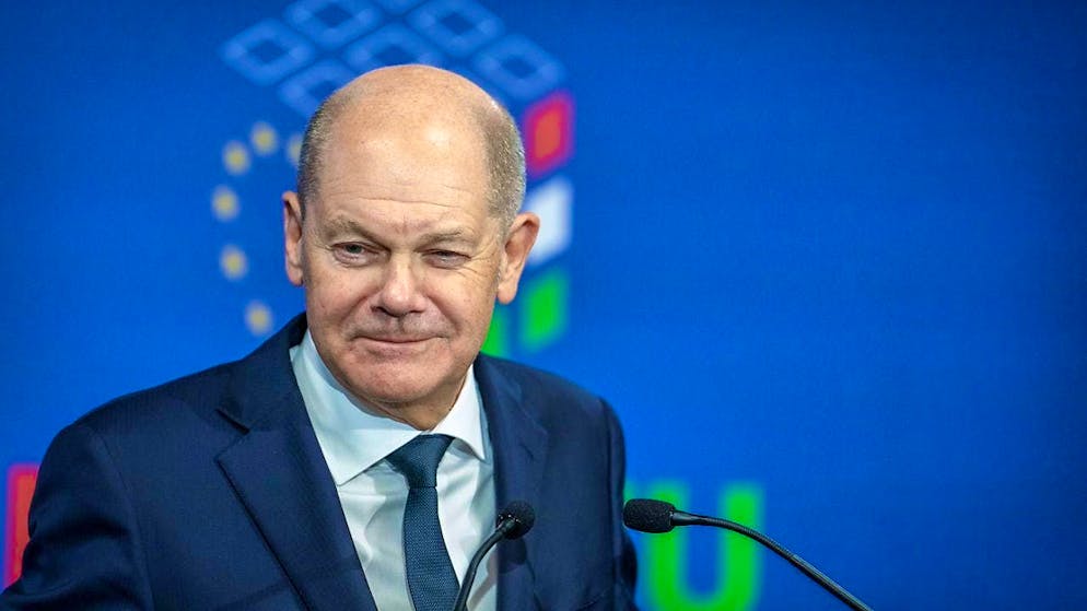 German Chancellor Olaf Scholz (SPD) gives a press conference in the Hungarian capital after the informal meeting of the European Council. Photo: Kay Nietfeld/dpa