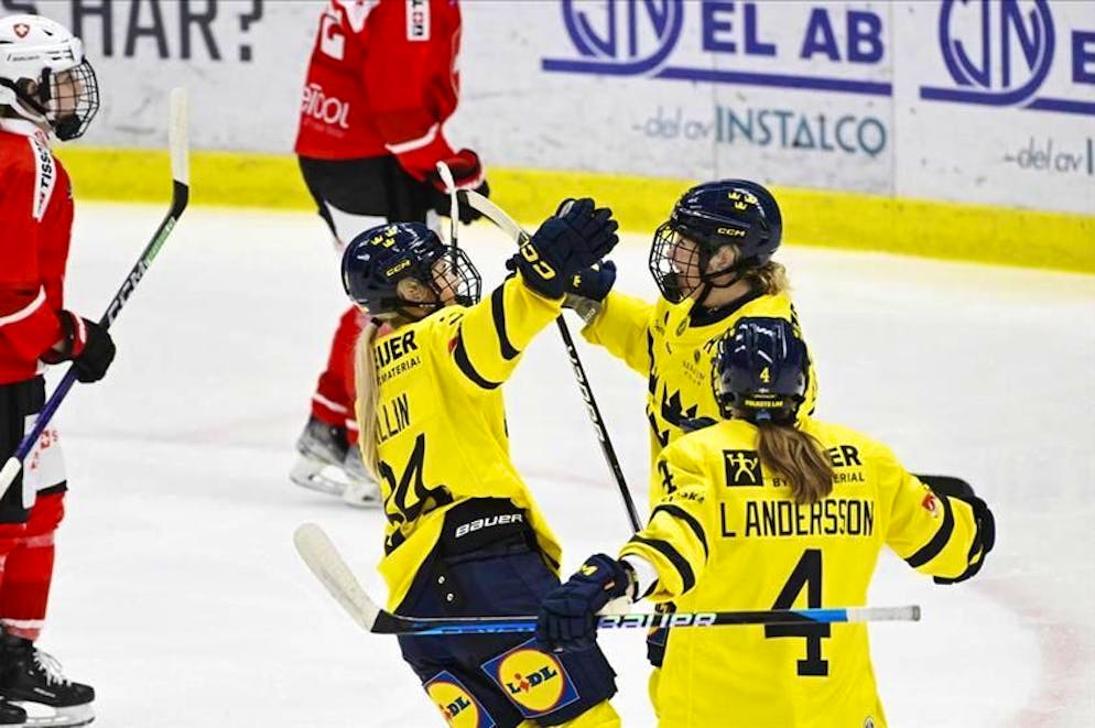 Festeggiano le padrone di casa