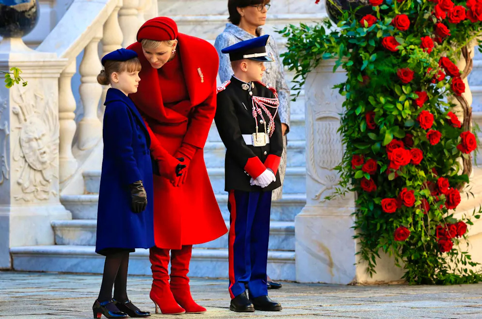La principessa Charlène con i figli Gabriella e Jacques nel novembre 2023.