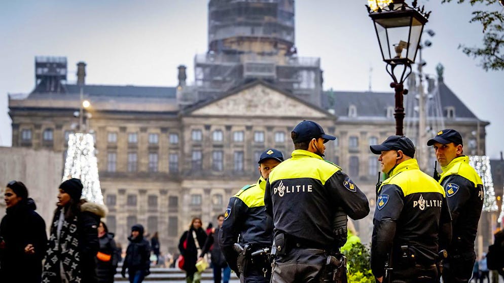 Extra misure di sicurezza ad Amsterdam, anche se il peggio sembra passato.