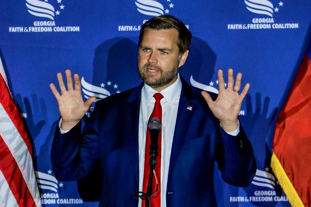 La galassia Trump. J.D. Vance ha affiancato Donald Trump nella corsa e si insedierà alla Casa Bianca come vicepresidente.