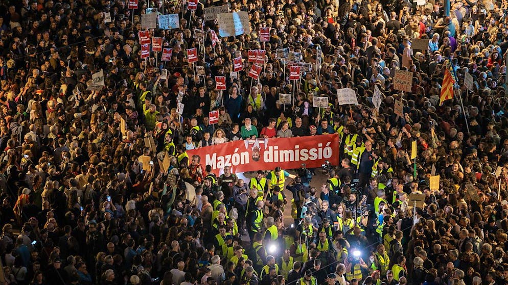 Spagna. Migliaia in piazza a Valencia per chiedere le dimissioni di Mazón