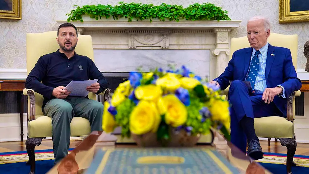 ARCHIVE - US President Joe Biden (r) meets with Ukrainian President Volodymyr Zelensky in the Oval Office of the White House. Photo: Susan Walsh/AP/dpa