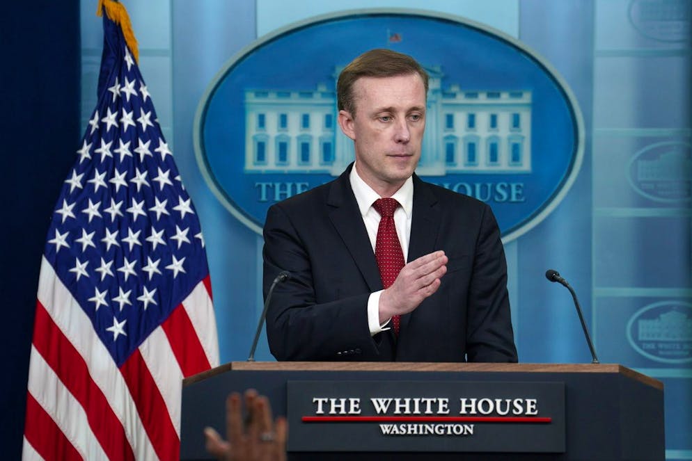 «Le président aura l'opportunité d'expliquer au président Trump comment il voit les choses, où elles en sont, et de discuter avec lui de la manière dont il envisage d'aborder ces questions lorsqu'il prendra ses fonctions», a déclaré Jake Sullivan dimanche à la chaîne de télévision américaine CBS.