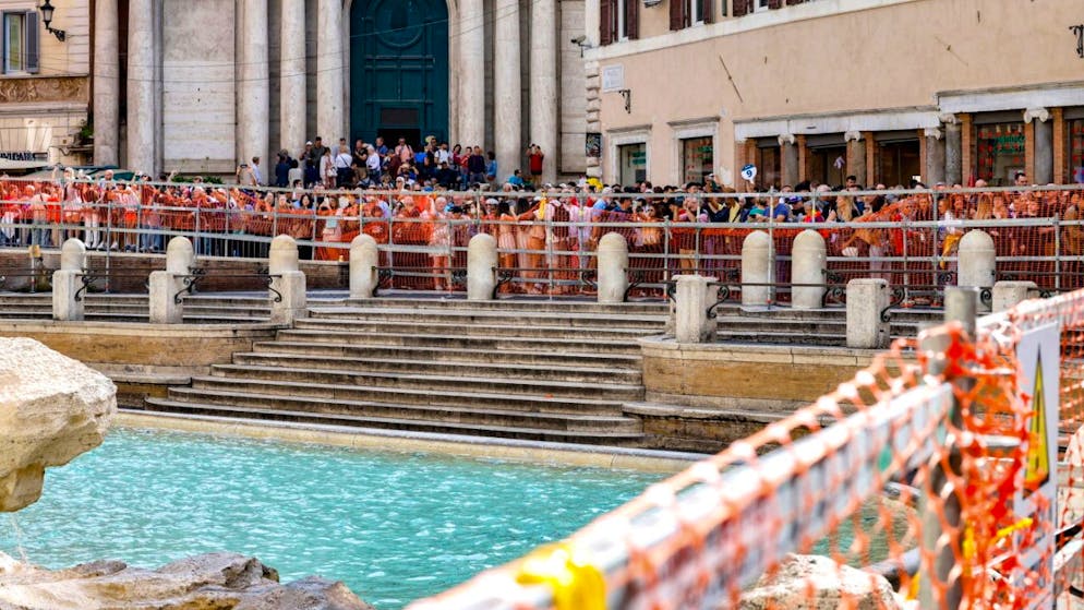 Sono cominciati i lavori di ristrutturazione della Fontana di Trevi a Roma