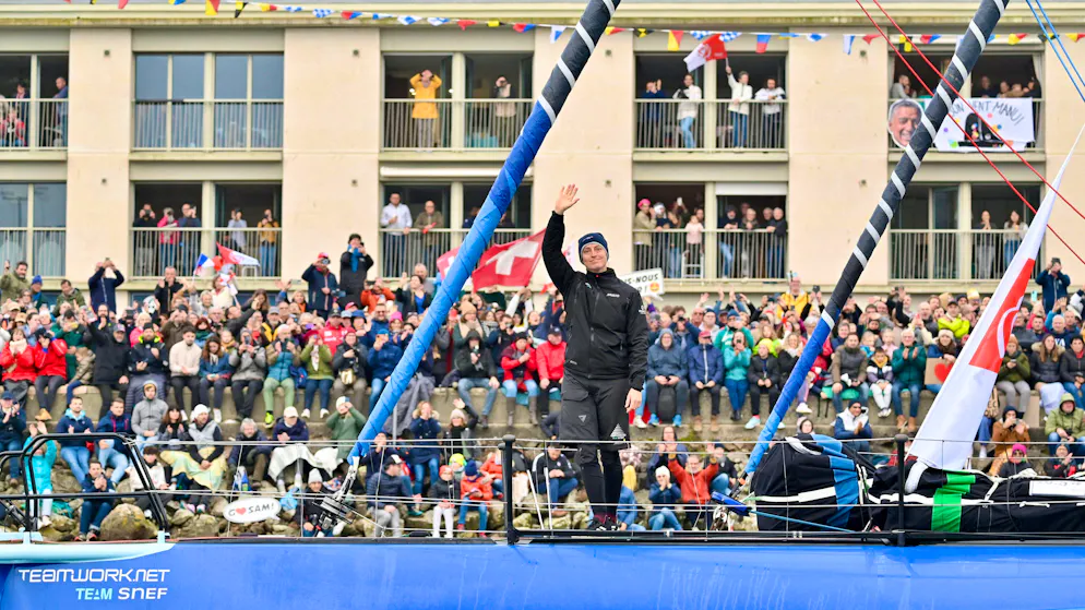 «Tout le monde pleure». Au milieu des larmes, le départ du Vendée Globe a été donné