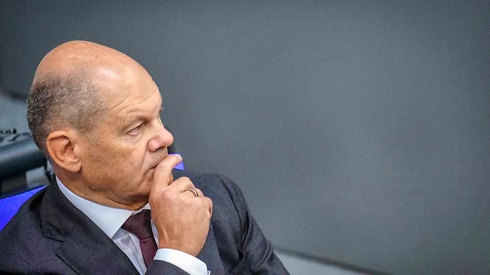 ARCHIVE - Federal Chancellor Olaf Scholz (SPD) takes part in the ceremony to mark the 75th anniversary of the constituent session of the Bundestag. Photo: Kay Nietfeld/dpa