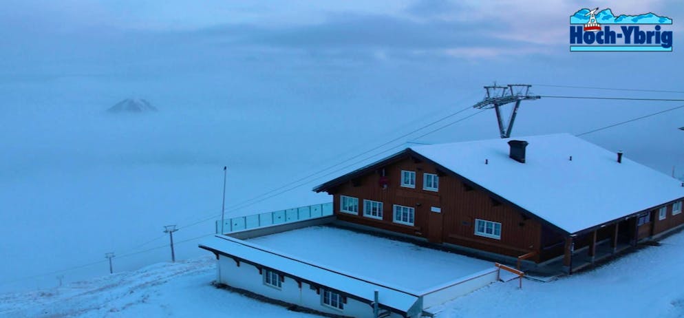 È arrivata la prima neve sulle montagne svizzere. Hoch-Ybrig, 1825 m sul livello del mare