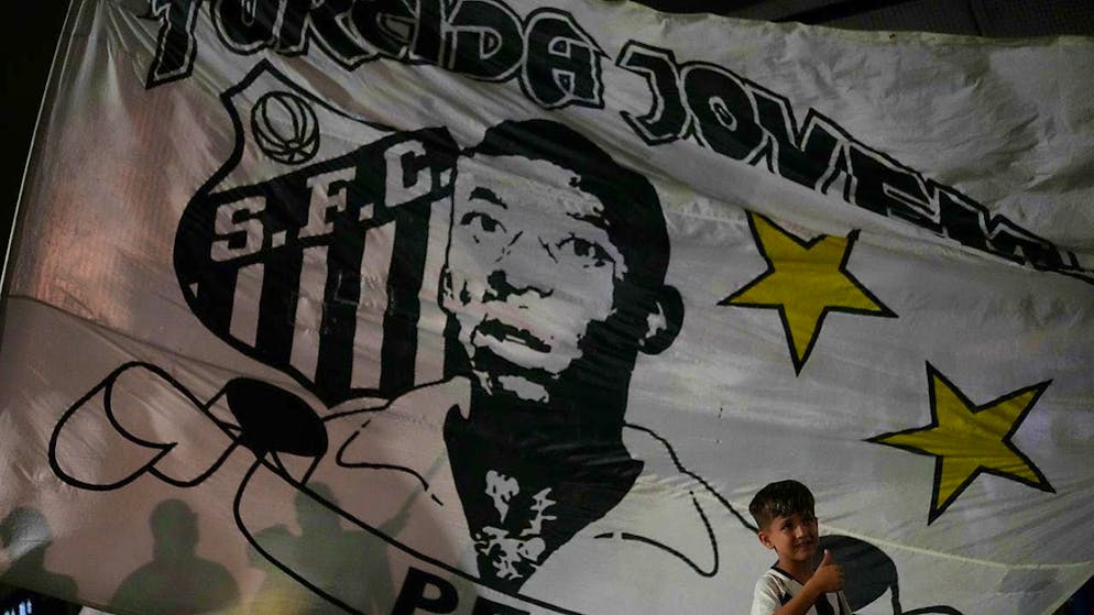 Pelé's club FC Santos returns to Brazil's top division one year after relegation