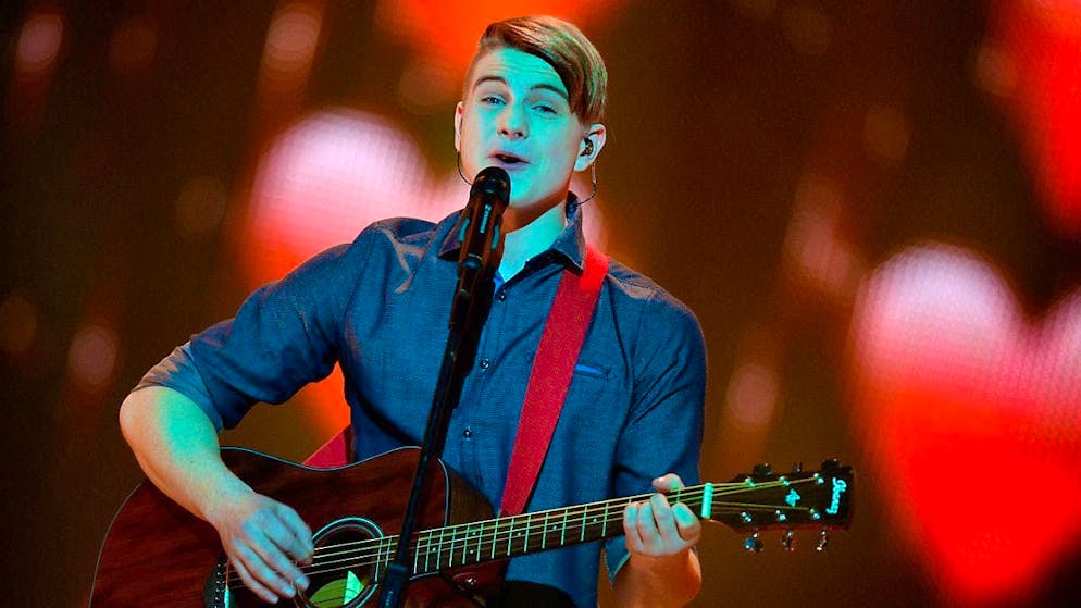 During a performance in Hanover, Basel singer Vincent Gross took the fact that his trousers didn't stand up to his performance with great humor. (archive picture)