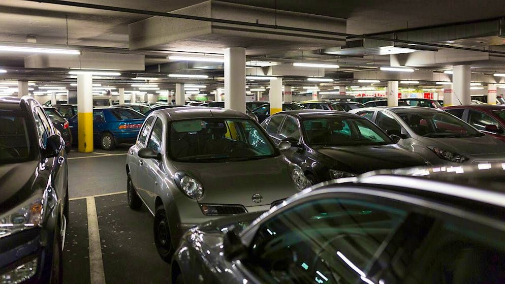 According to the TCS survey, car owners spend an average of CHF 150 per month on parking.