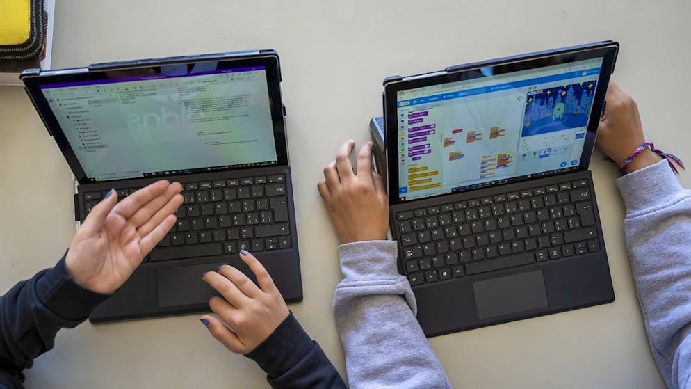 Eine Analyse zeigt, dass der Webfilter bei den persönlichen Tablets der Schülerinnen und Schüler in Basel-Stadt funktioniert. (Archivbild)