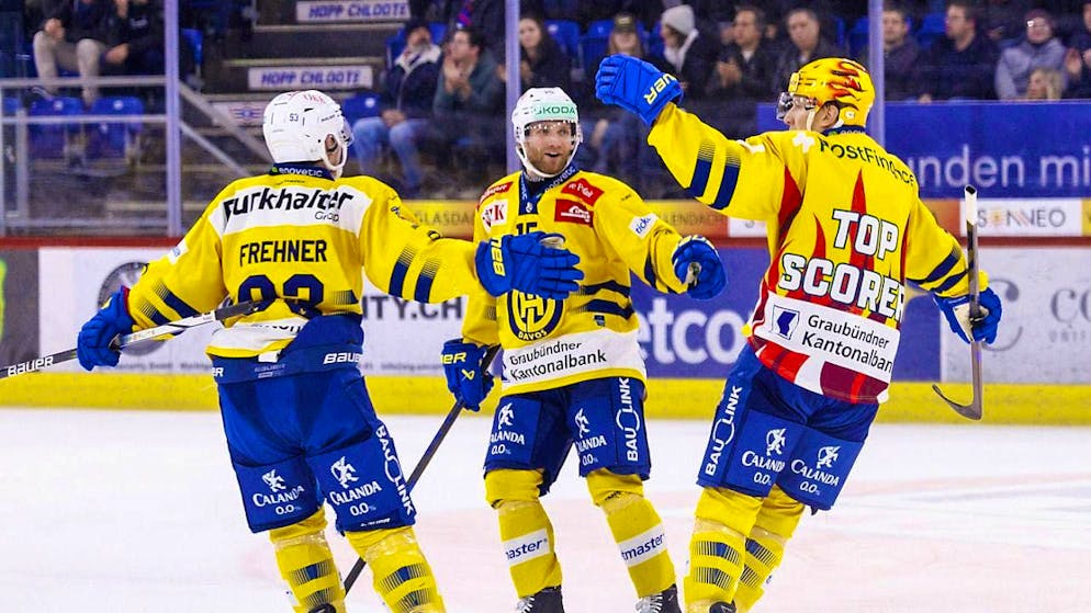 Can hardly stop celebrating: HC Davos wins in Kloten for the ninth time in the last ten games