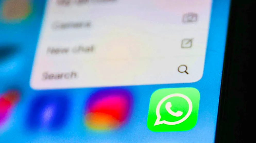 Jusqu’à présent, il fallait parcourir péniblement les conversations pour retrouver les messages oubliés. Avec cette fonction, un simple coup d’œil à la liste des discussions suffit.