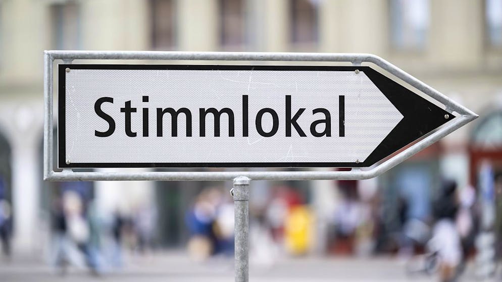 Tra i primi e i secondi sondaggi in vista delle votazioni federali del 24 novembre, sono saliti i "no" al potenzionamento delle strade nazionali (foto d'archivio)