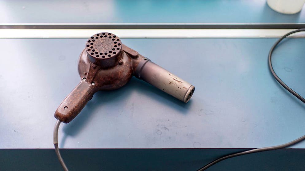 Con accorgimenti tecnici e maggiore informazione è possibile limitare lo spreco di corrente in Svizzera determinato dal funzionamento a vuoto degli elettrodomestici.