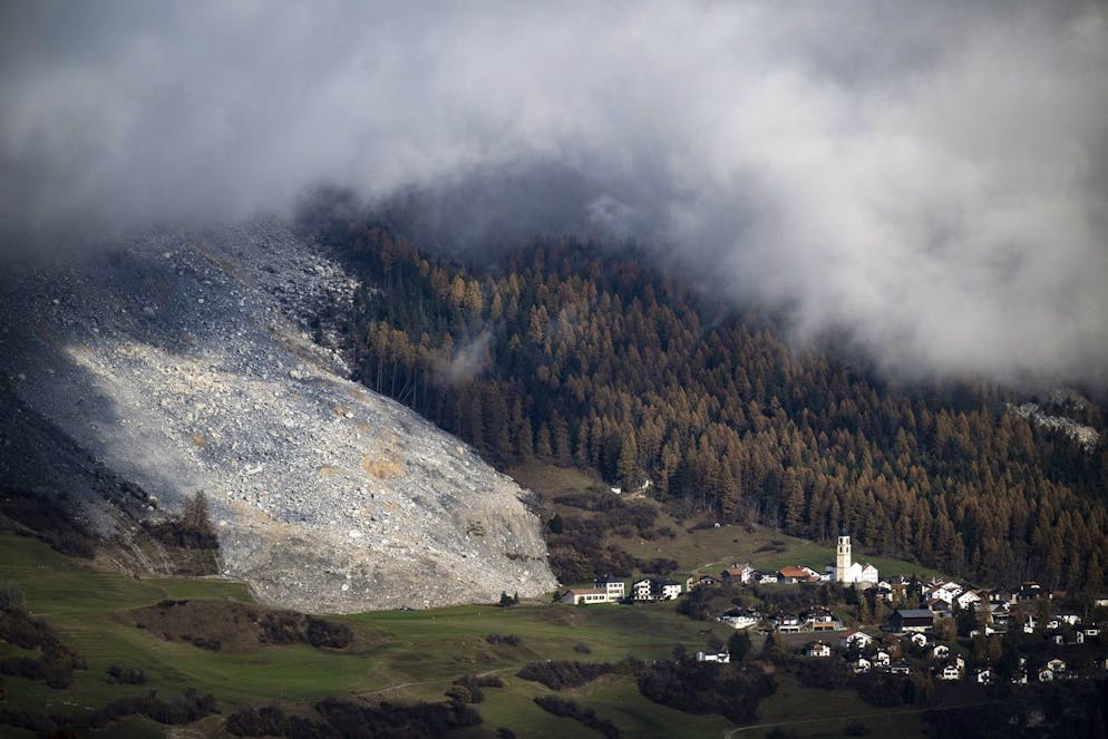 A un anno e mezzo di distanza dall'ultima evacuazione, gli abitanti di Brienz (GR) verranno nuovamente sfollati.