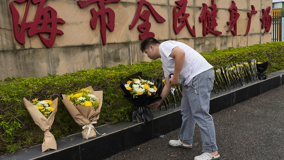 La Cina cerca di reagire al grave fatto di sangue avvenuto a Zhuhai.