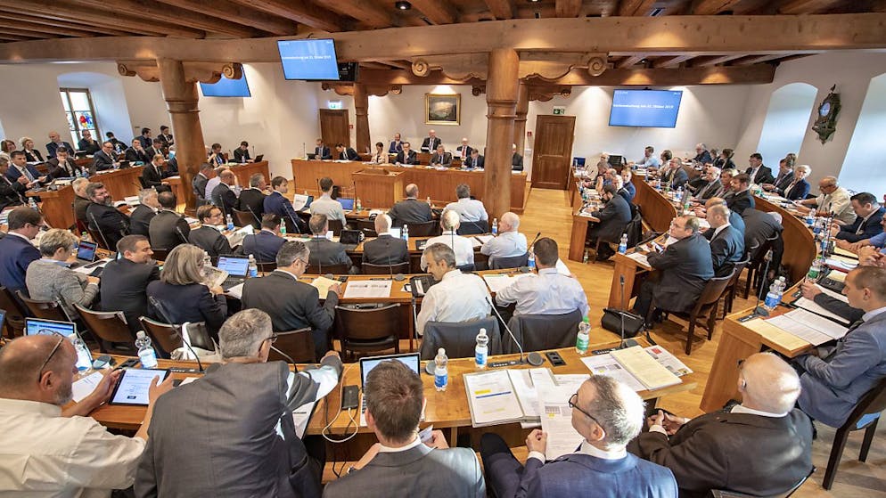 Der Kantonsrat von Schwyz wird die beantragte Steuerfusssenkung der Staatswirtschaftskommission in der Dezembersession beraten. (Archivbild)