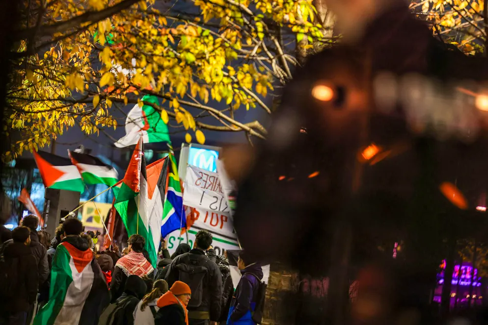 No incidents before high-risk match in Paris - Gallery. Several hundred people demonstrated against the football match in the evening.