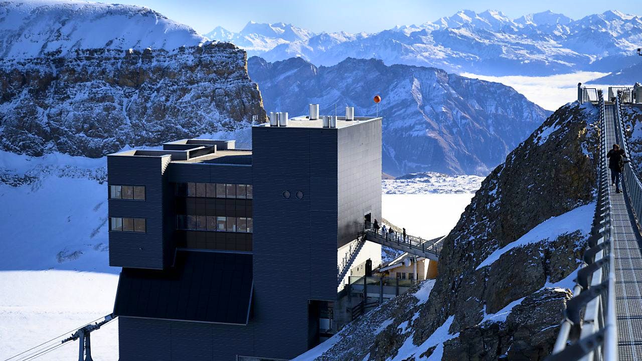 Wintersport. Glacier 3000: Neues Panorama-Restaurant eröffnet nach Brand
