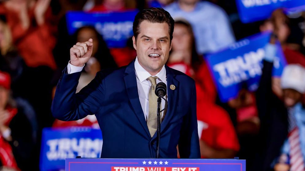 Matt Gaetz bei einer Wahlkampfveranstaltung für Donald Trump am 4. November 2024 in Georgia. 