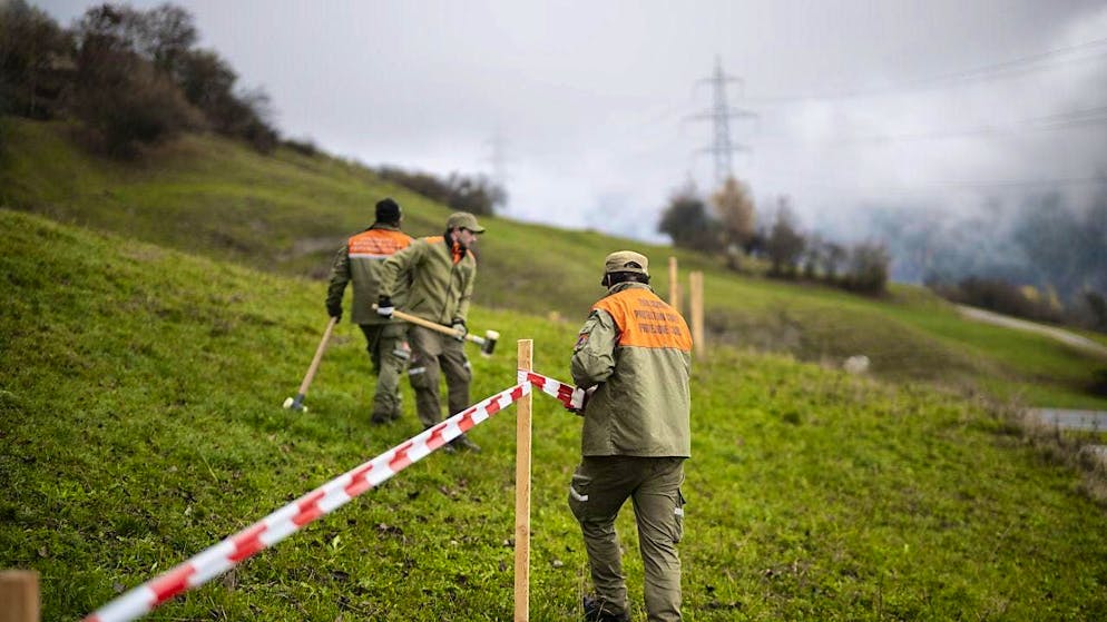 It was not possible to enter the village for around a year. Civil defense forces cordoned off the danger zone around the village of Brienz.