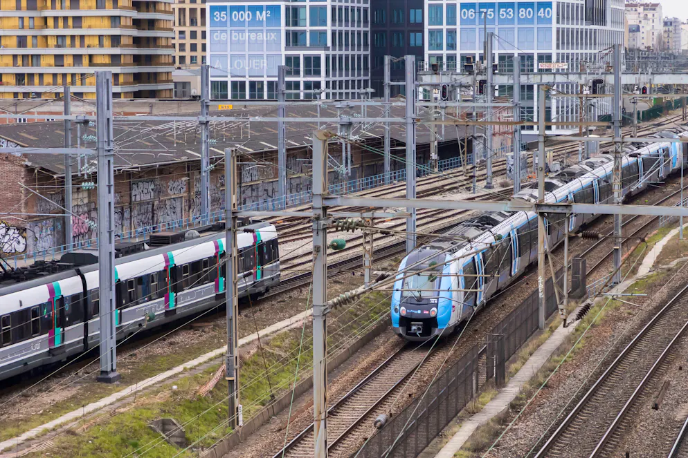 «Lors d'une intervention d'une équipe de sûreté de la RATP, un individu a été déséquilibré et percuté par un train qui arrivait à quai, dans des circonstances qui restent à établir», détaille le communiqué.