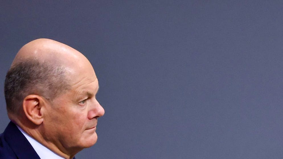 Il cancelliere tedesco Olaf Scholz ha esortato il presidente russo a ritirare le truppe dall'Ucraina e a negoziare con Kiev.