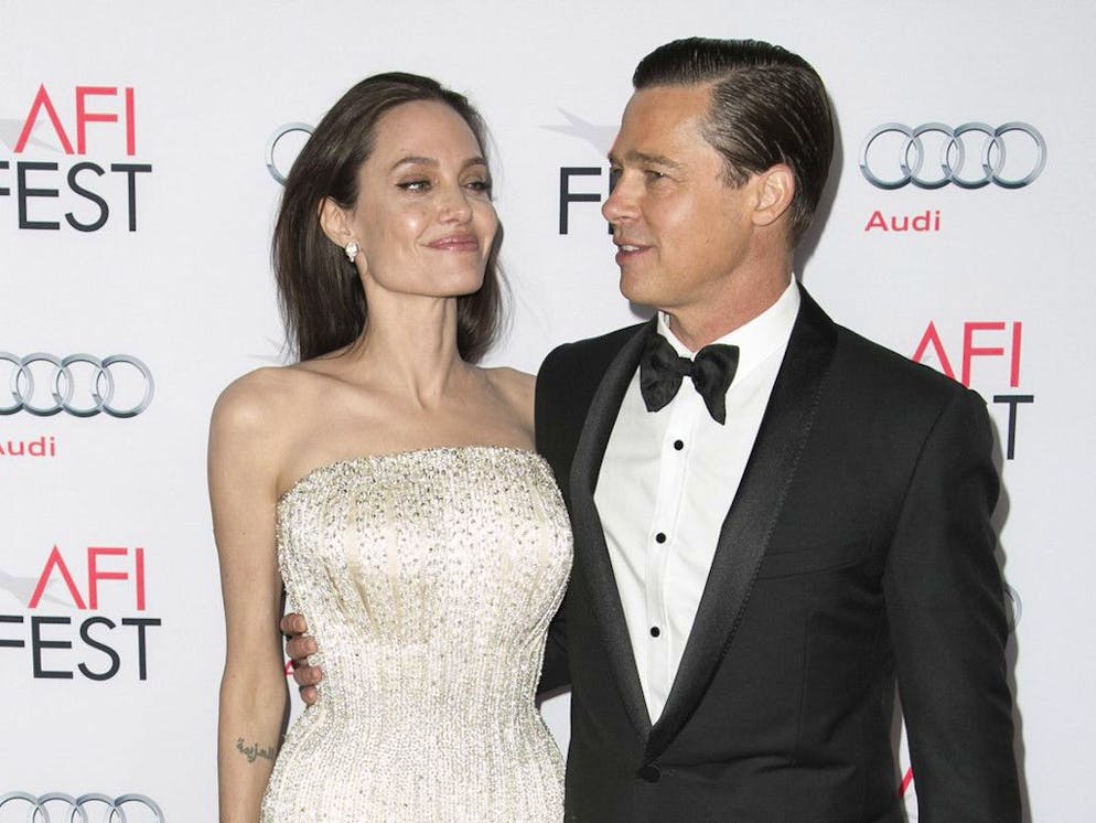 Angelina Jolie e Brad Pitt in una foto d'archivio.