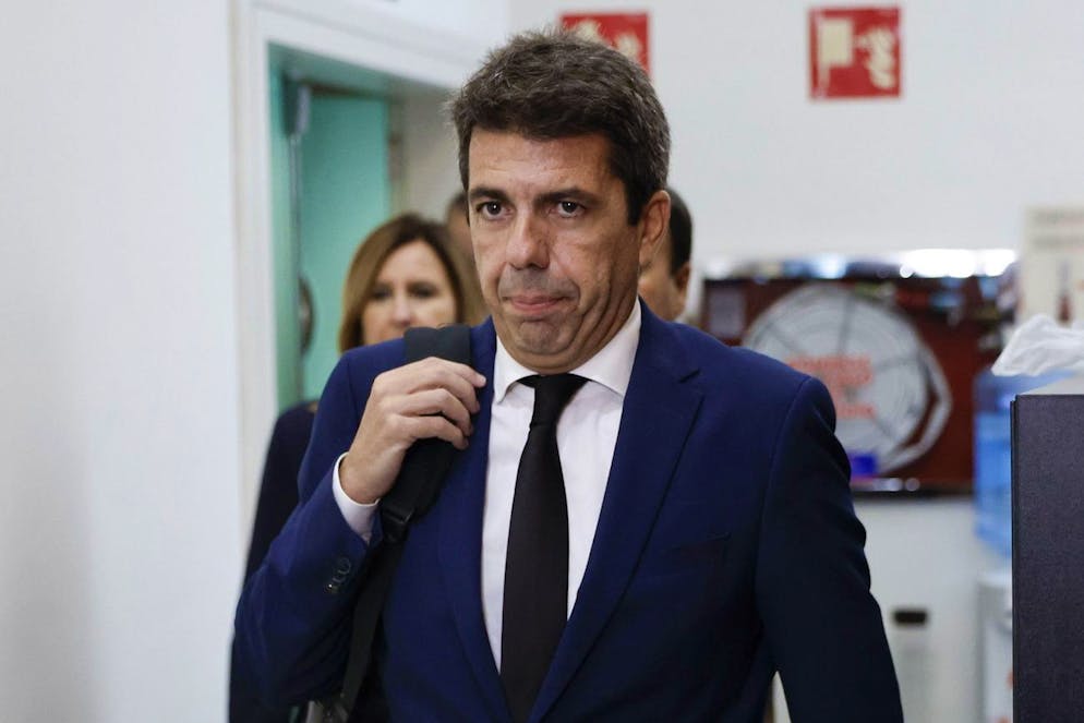 Il presidente valenziano Carlos Mazon fa mea culpa, ma dice che «non è il momento di dimissioni, ma di fare un passo avanti per guidare la ricostruzione».