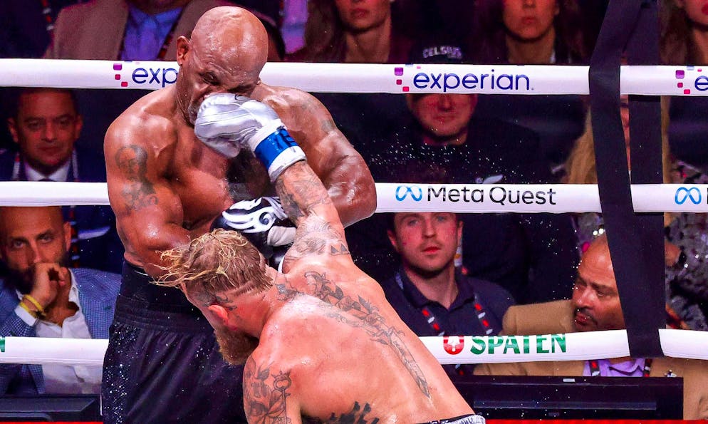 The pictures of the boxing match between Mike Tyson and Jake Paul. The 58-year-old former world champion Mike Tyson (left) has lost the boxing match against his 27-year-old opponent Jake Paul.