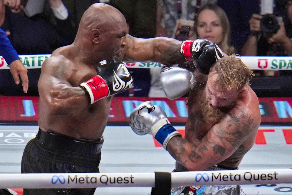 The pictures of the boxing match between Mike Tyson and Jake Paul. But Paul holds his own and even more so in the end.