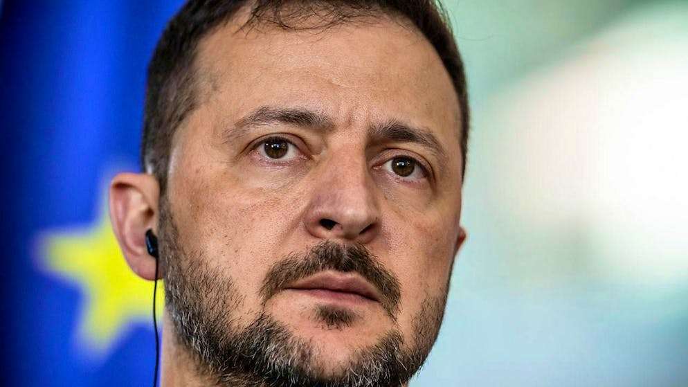 ARCHIVE - The Federal Chancellor welcomes Volodymyr Zelensky, President of Ukraine, in front of the Federal Chancellery. Photo: Michael Kappeler/dpa