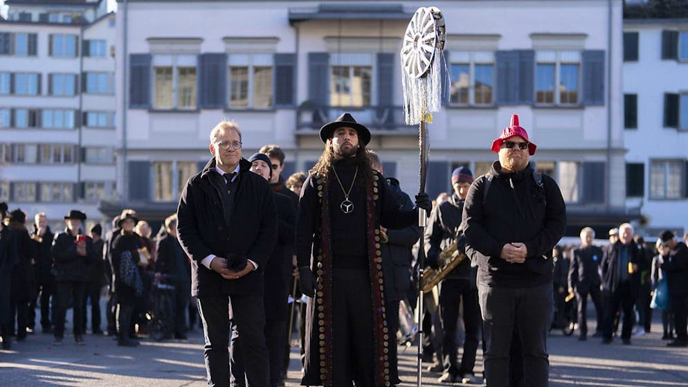 Un funerale per una tecnologia che taluni ritengono obsoleta.