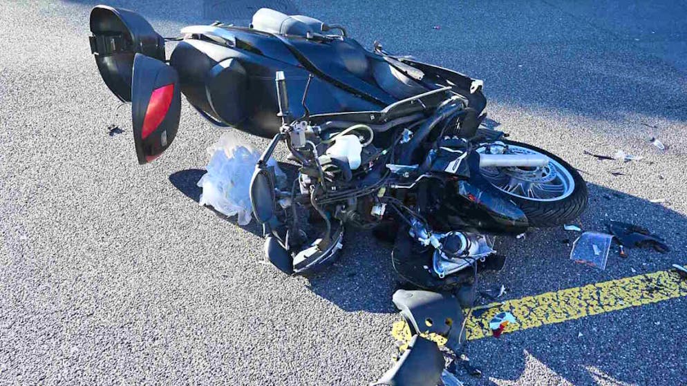 Rovinosa caduta per il motociclista coinvolto.