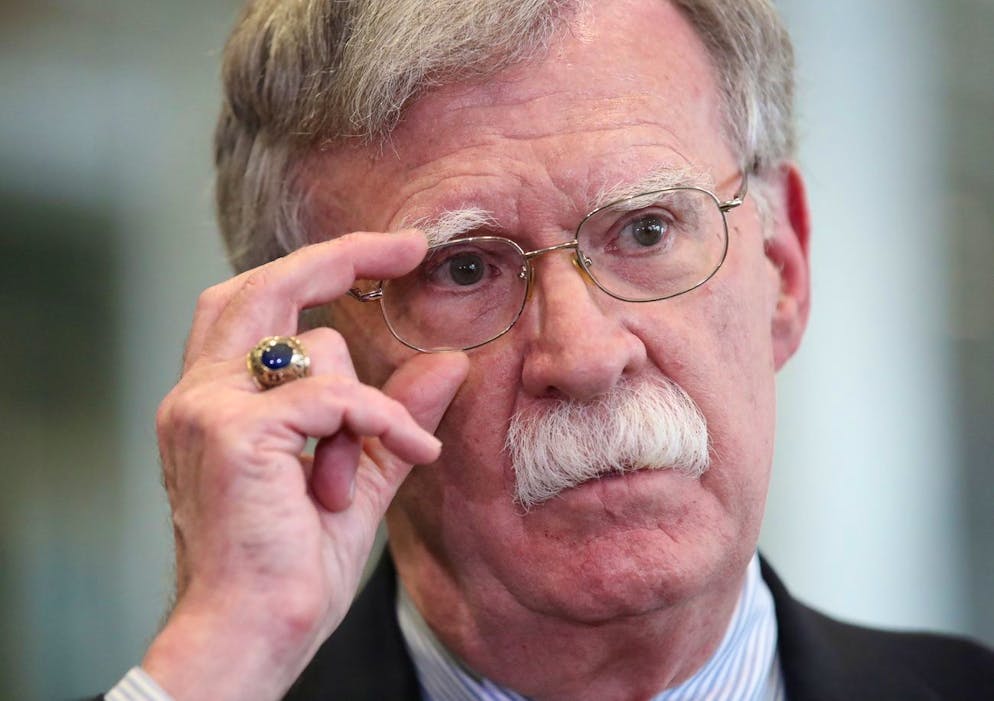John Bolton, dottore in giurisprudenza con studi all'Università Yale.