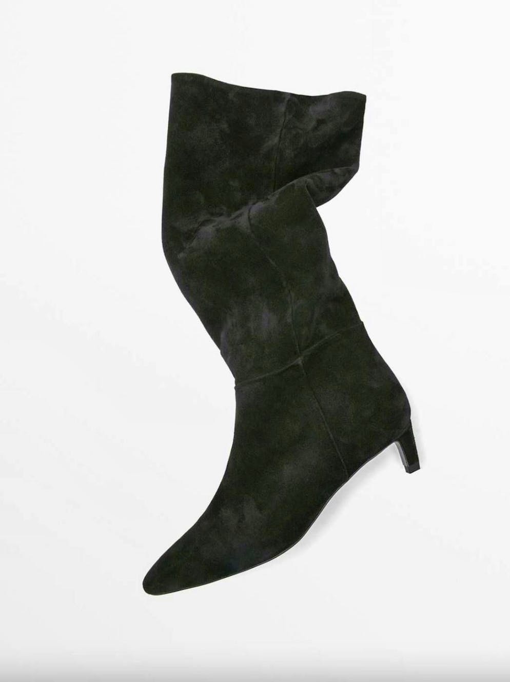 Shoe trend 4: Suede boots. Heeled suede boots from Massimo Dutti for 279 francs. 